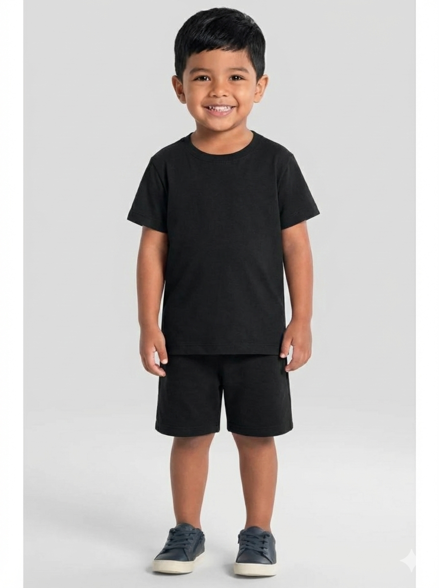 Conjunto camiseta e bermuda preto